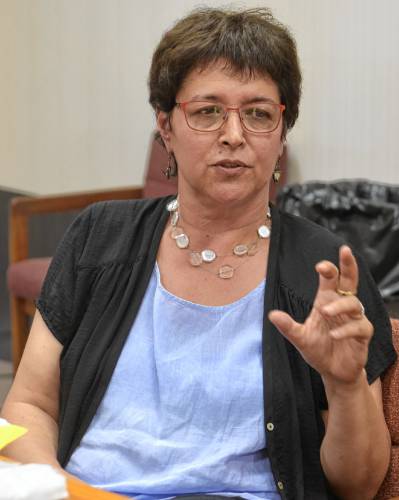 MINDY DOMB