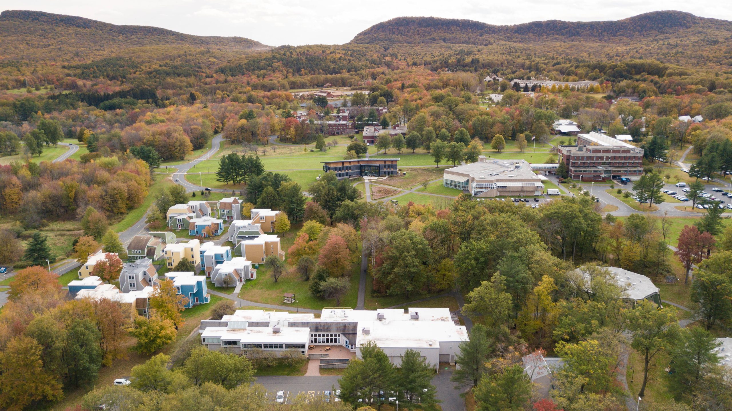 Hampshire College plans rapid campus sale