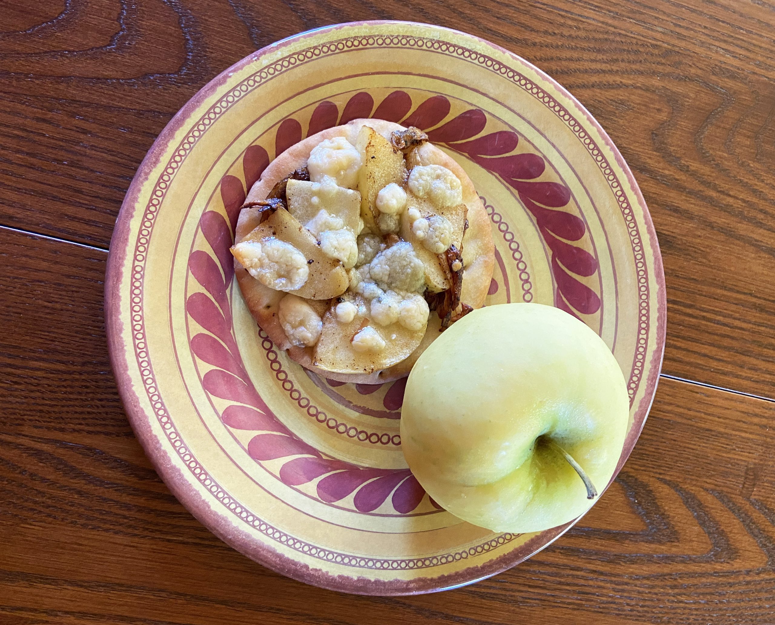 Apples and coffee spoons: A taste of history and home